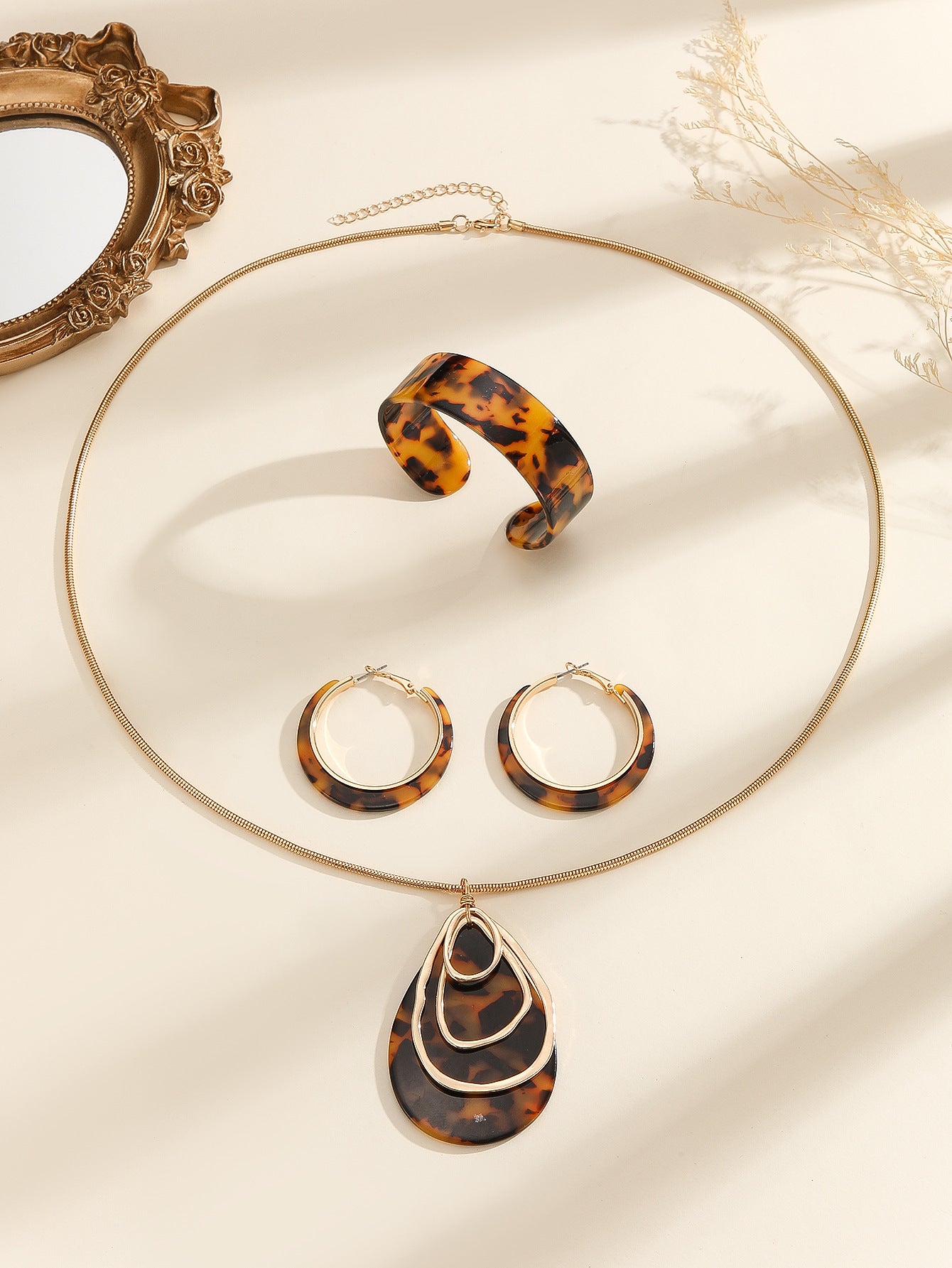 Acrylic Bracelet Earrings Necklace Fashionable Three Piece Set